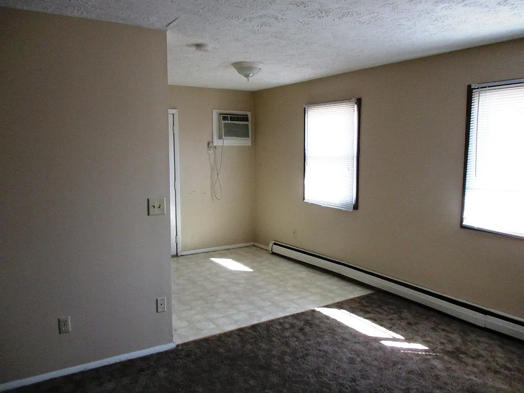 2 bed, $920 — Photo 3