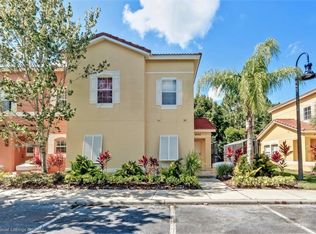 4732 Vero Beach Pl, Kissimmee, FL 34746