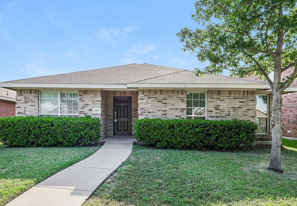 829 Clear Creek Dr