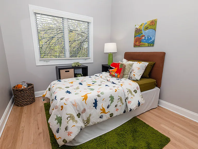3056 N Paulina St — Photo 13