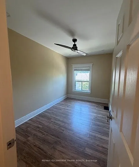 302 Jackson St W #2 — Photo 14