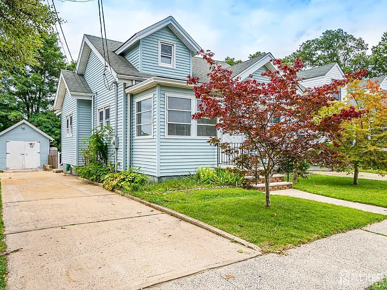 48 Johnson Pl — Photo 3