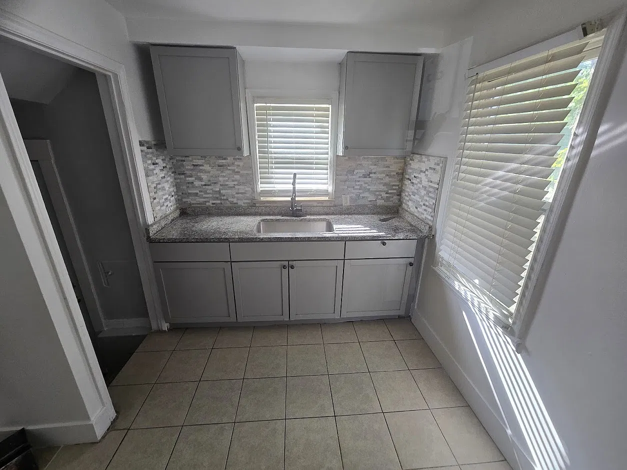 3 bed, 1.5 bath, 936 sqft, $1,500 — Photo 4
