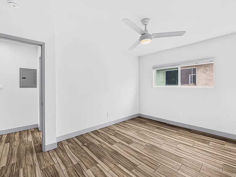1332 Walnut Ave — Photo 17
