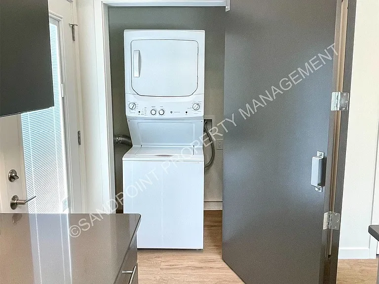 1608 Cedar St #1 — Photo 14