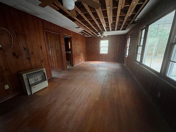 4th image of 520 New Light Church Rd