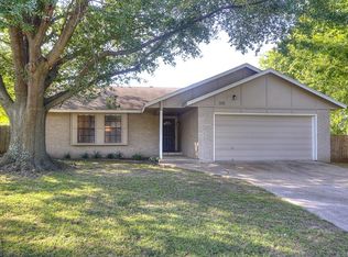 305 W Durham Pl, Broken Arrow, OK 74011
