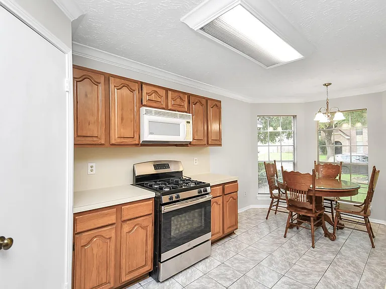 14810 Cypress Ridge Dr — Photo 21