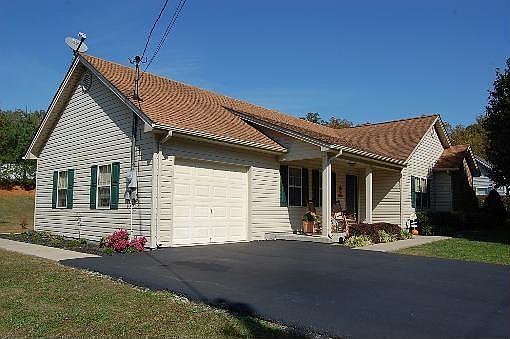 1st image of 305 Segal Wesley Ave