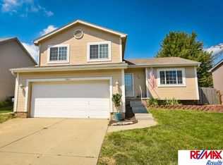 18662 Allan St, Omaha, NE 68135