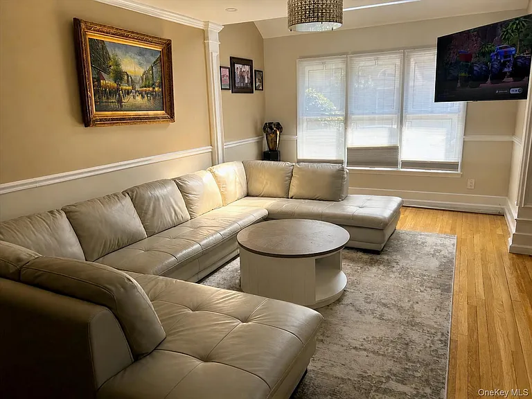 1180 E Broadway #4 — Photo 3