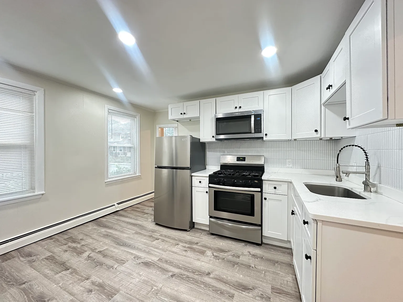 2 bed, 800 sqft, $1,750 — Photo 2