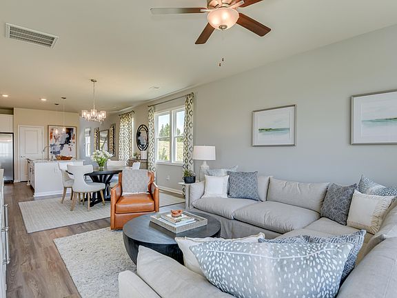 5th image of 630 Count Fleet Ct #27