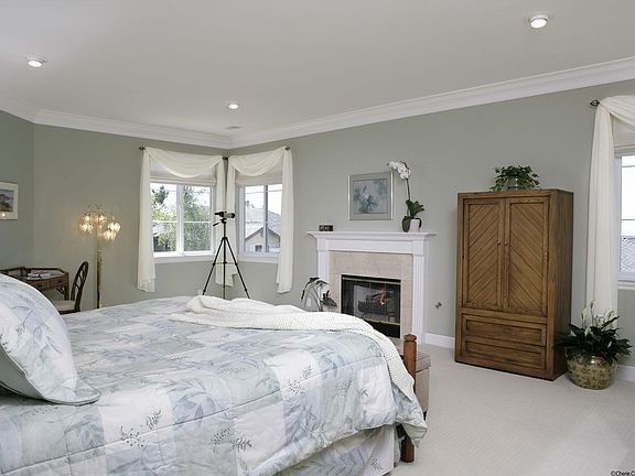 MBR with ocean views