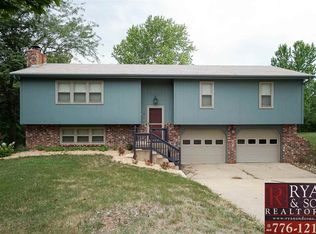 142 N Dartmouth Dr, Manhattan, KS 66503