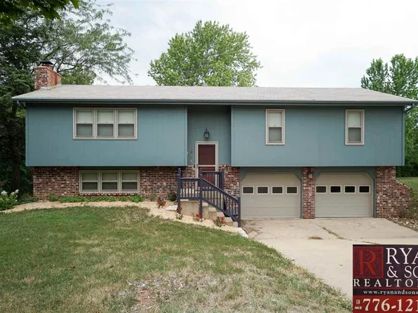 142 N Dartmouth Dr, Manhattan, KS 66503