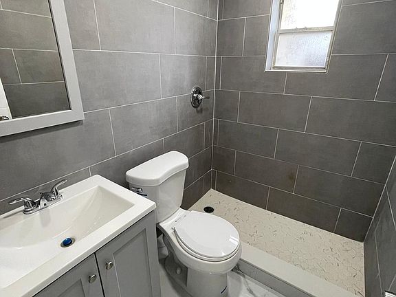 3rd image of 4327 SW 50th St #A