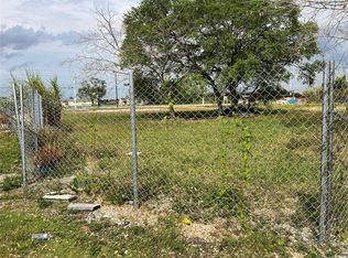 123 Avenue, Miami, FL 33170