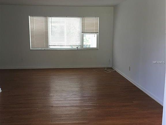 2nd image of 1690 Suffolk Dr