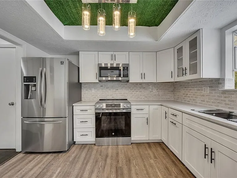 635 Anderson Walk — Photo 13