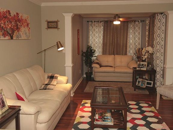 2nd image of 1538 Chantilly Dr #111