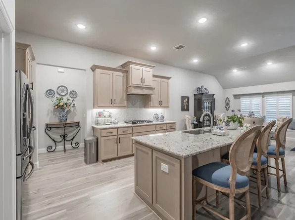 1076 Fleetwood Dr, Justin, TX 76247