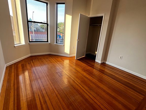 5th image of 790 Main St APT 9