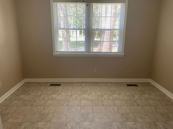 4th image of 1615 Garland Pl