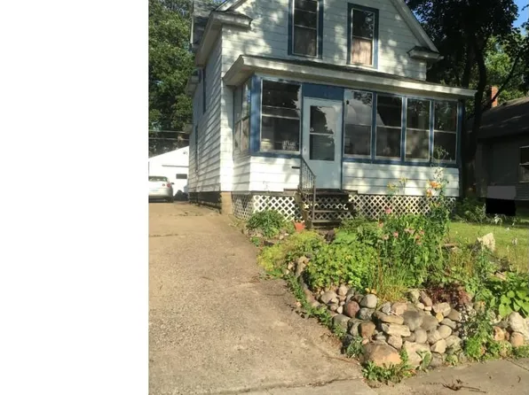 990 Como Pl, Saint Paul, MN 55103