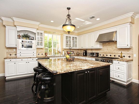 5th image of 8274 Austin Hill Ct
