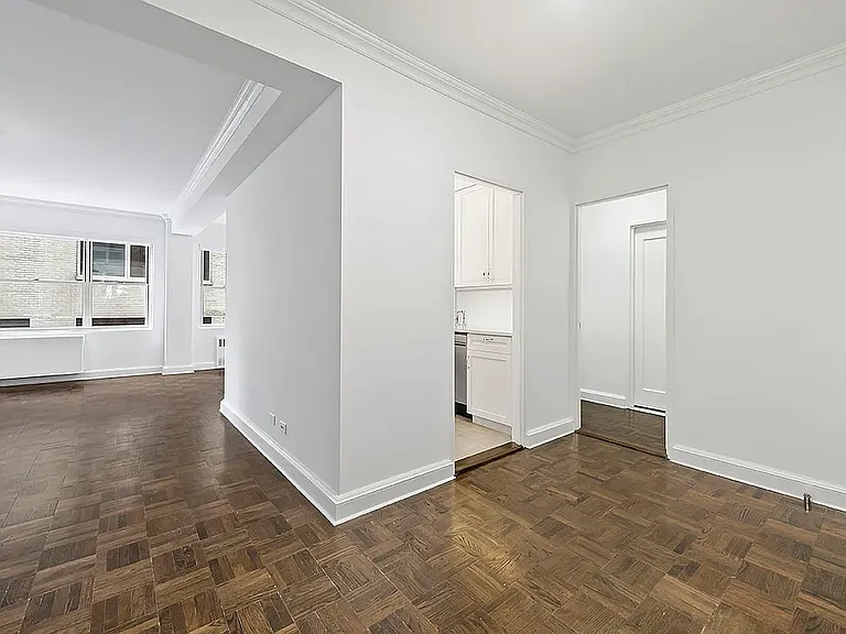 136 E 55th St #7C — Photo 1