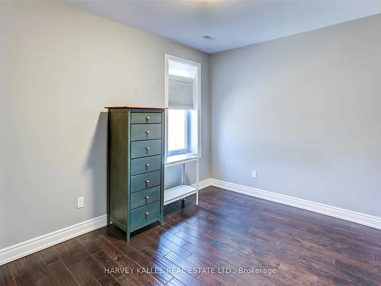 58 Sandford Ave — Photo 16