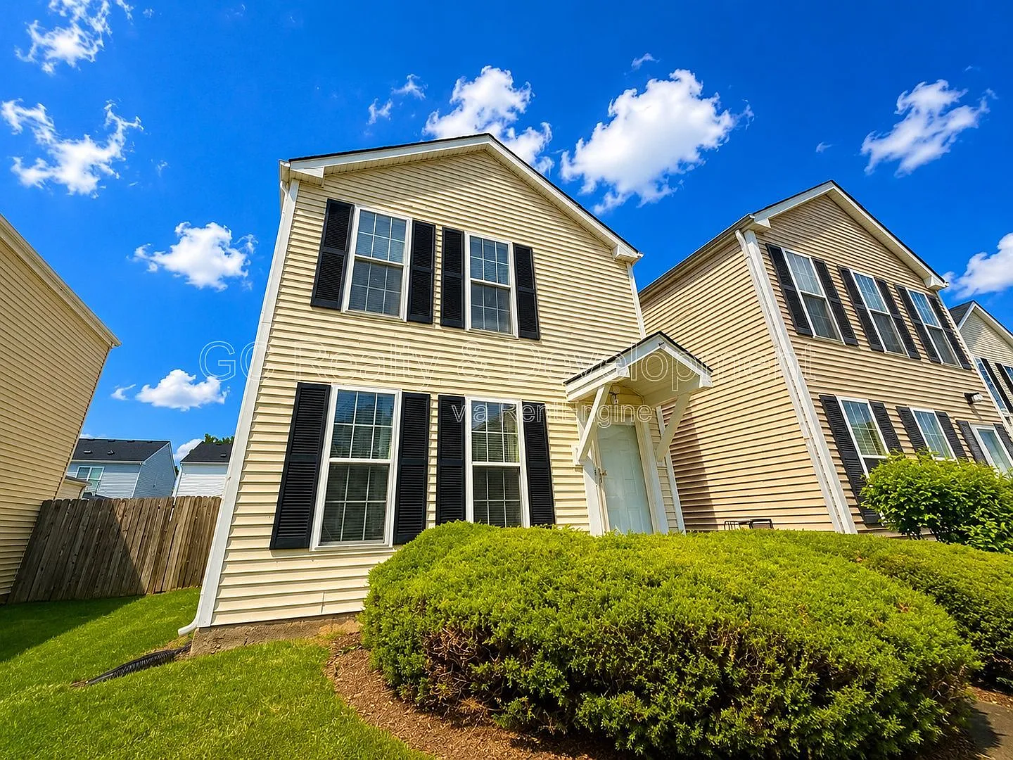 3 bed, 1.5 bath, 1064 sqft, $2,295 — Photo 1