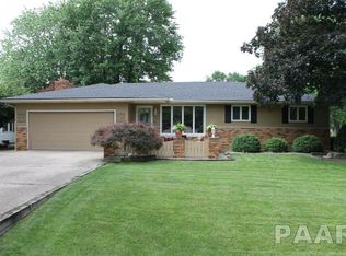 2006 Fondulac Dr, East Peoria, IL 61611