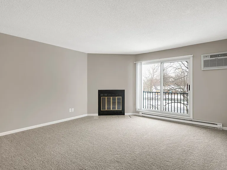 Hearthwood Apartments — Photo 10
