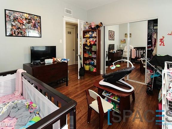 5th image of 1538 W Birchwood Ave APT 1