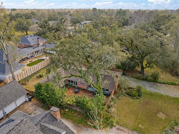 2nd image of 313 Garden Rd