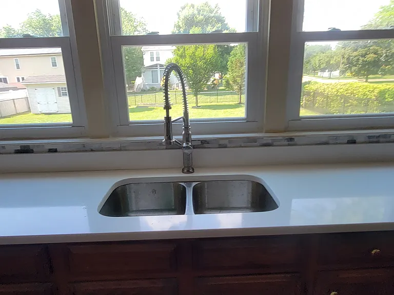 107 Windsor Ct — Photo 9