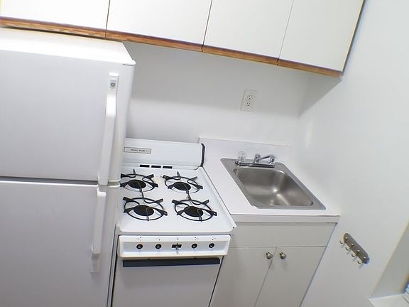 5th image of 326 E 65th St #3