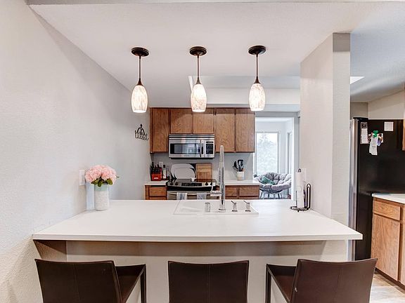 5th image of 23501 Lakeview Dr Unit D203