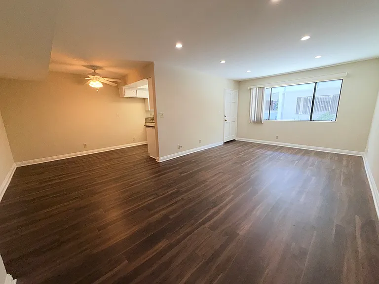 515 E Elmwood Ave #107 — Photo 6