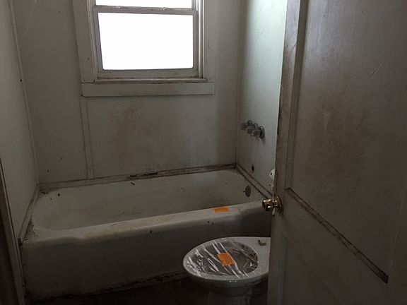 2nd image of 2659 Lowell Ave