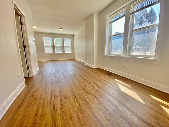 4th image of 2724 S Wallace St #1F