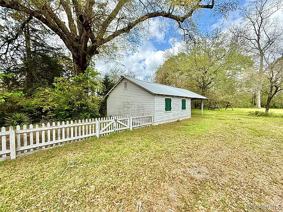 5th image of 324 Centenary St