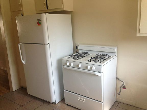 3rd image of 141 Union Pl APT 4
