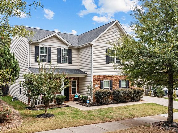 3rd image of 5324 Colonial Garden Dr
