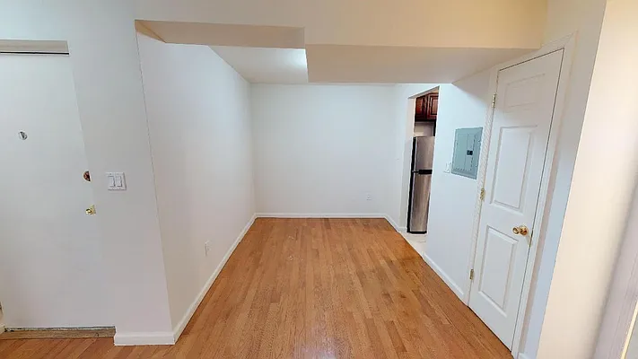Rented by Metro Garden Realty NYC | media 47