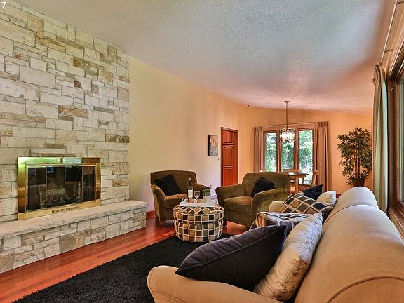 4th image of 1288 N 1st Ave