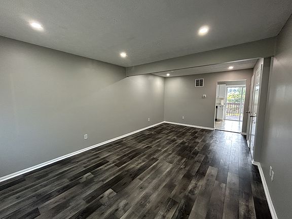 4th image of 644 Harr Park Ct