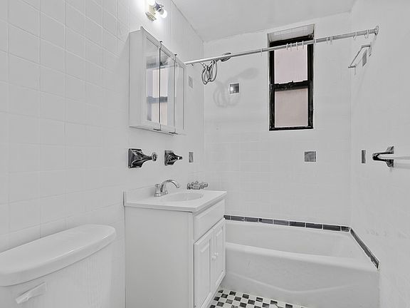 4th image of 4309 40th St APT 5H
